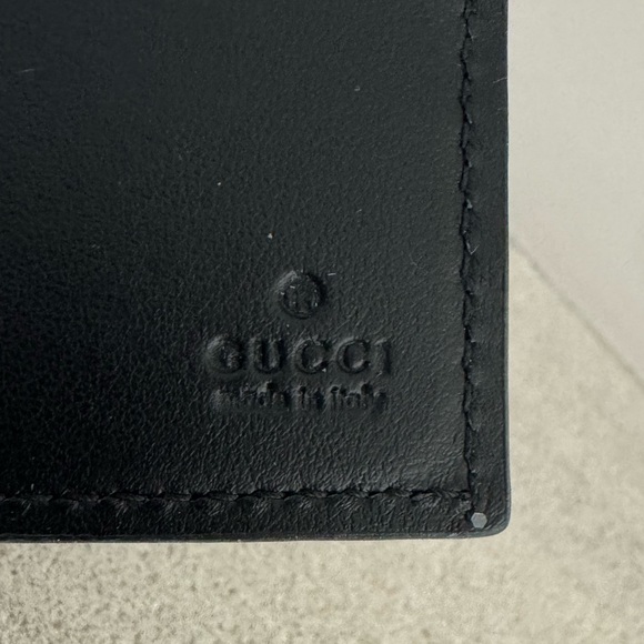 GUCCI Black Leather Bifold Wallet Gold Logo Gift Ready - Picture 4 of 8
